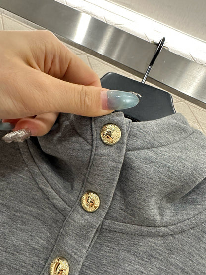 Half open hooded set