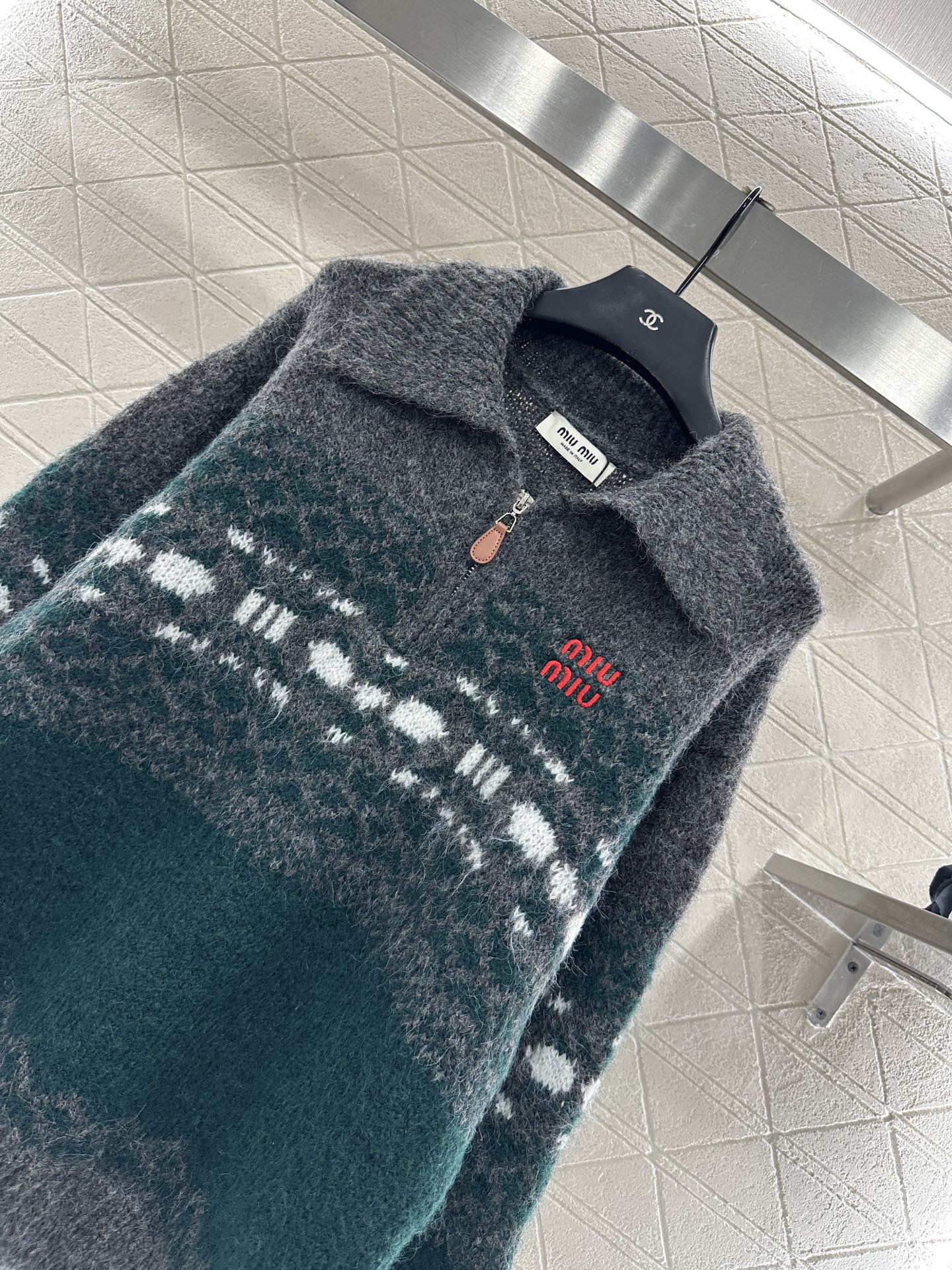 Half open collar Fel Island Knitted Top