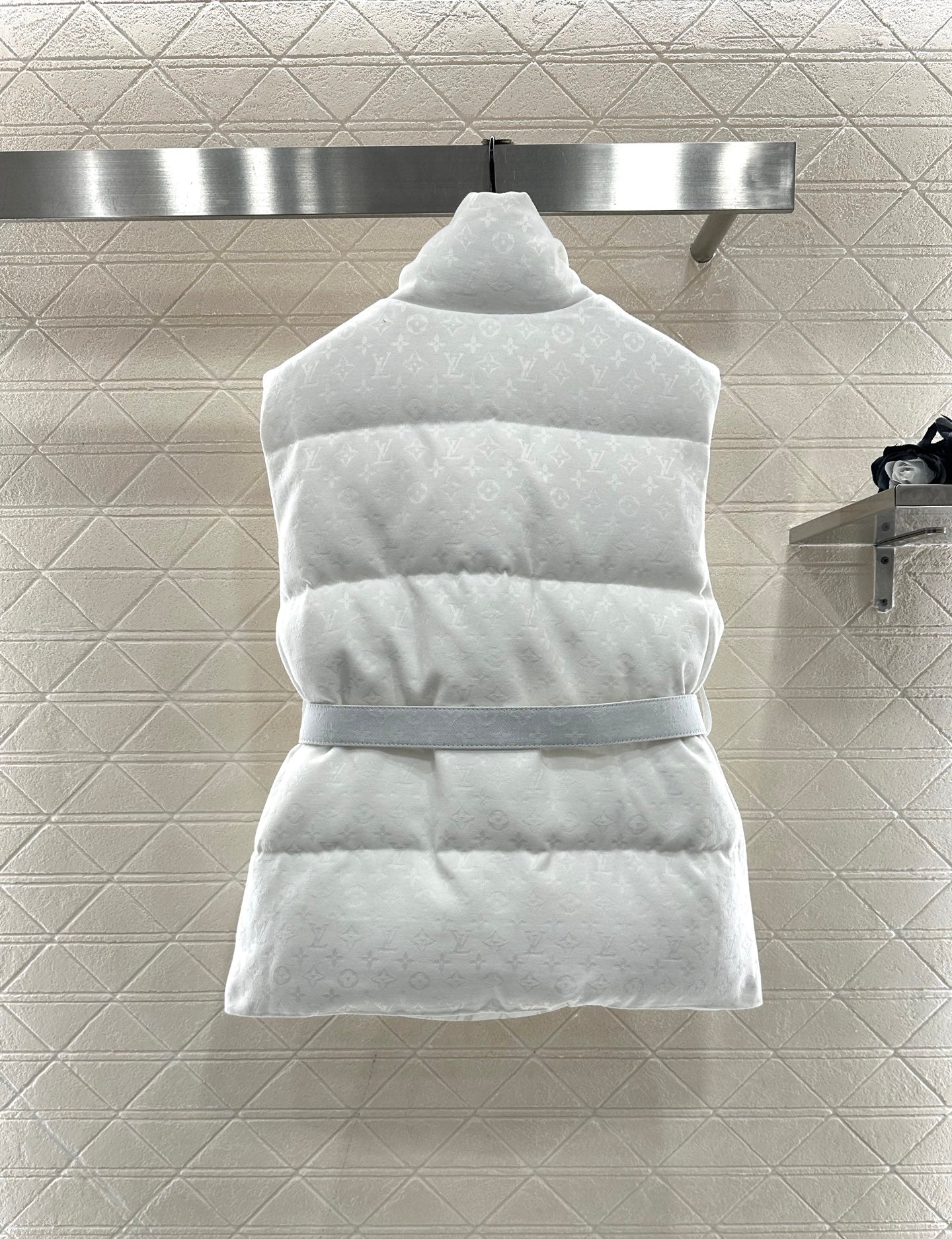 Stand up collar jacquard down vest