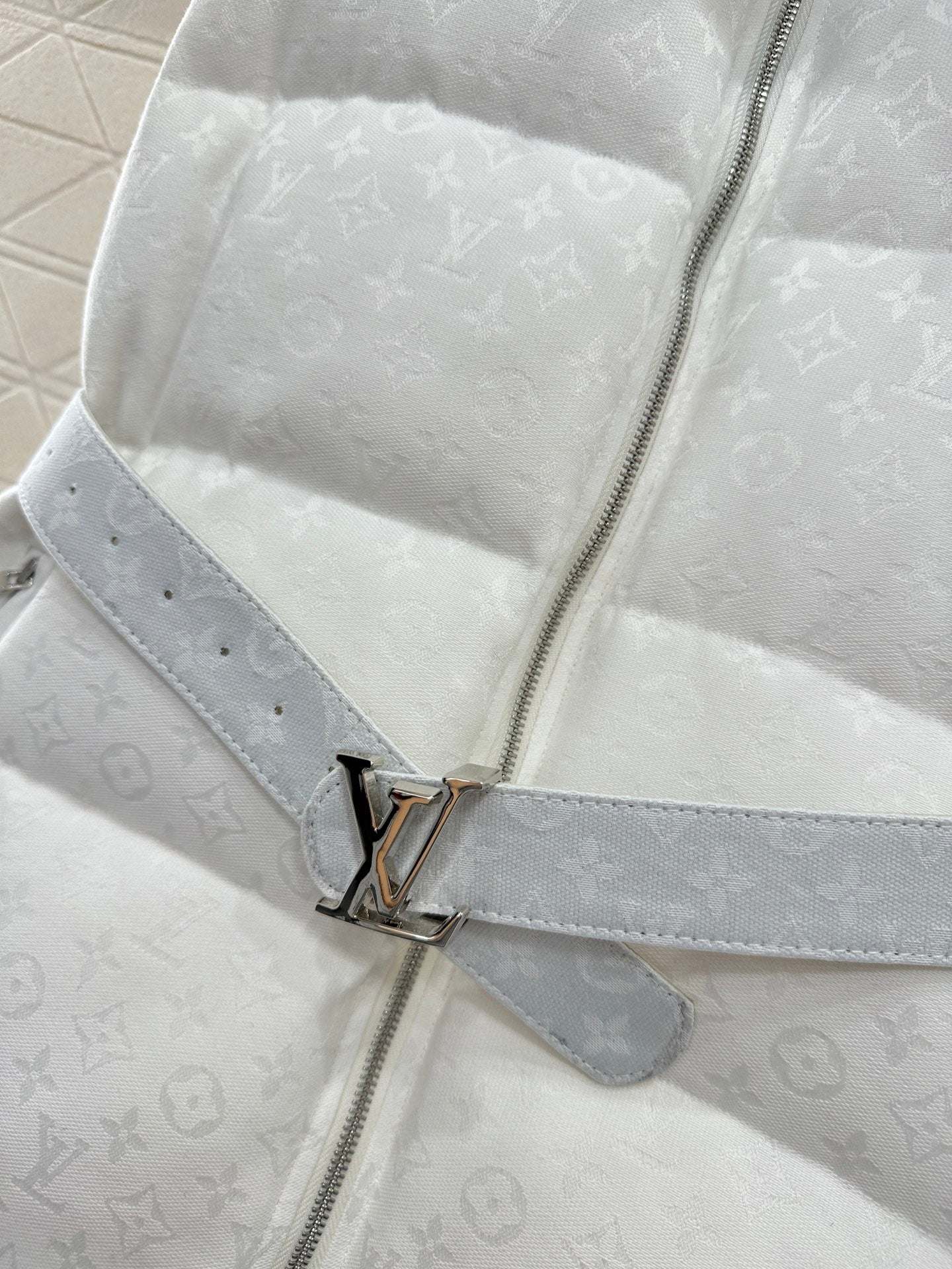 Stand up collar jacquard down vest