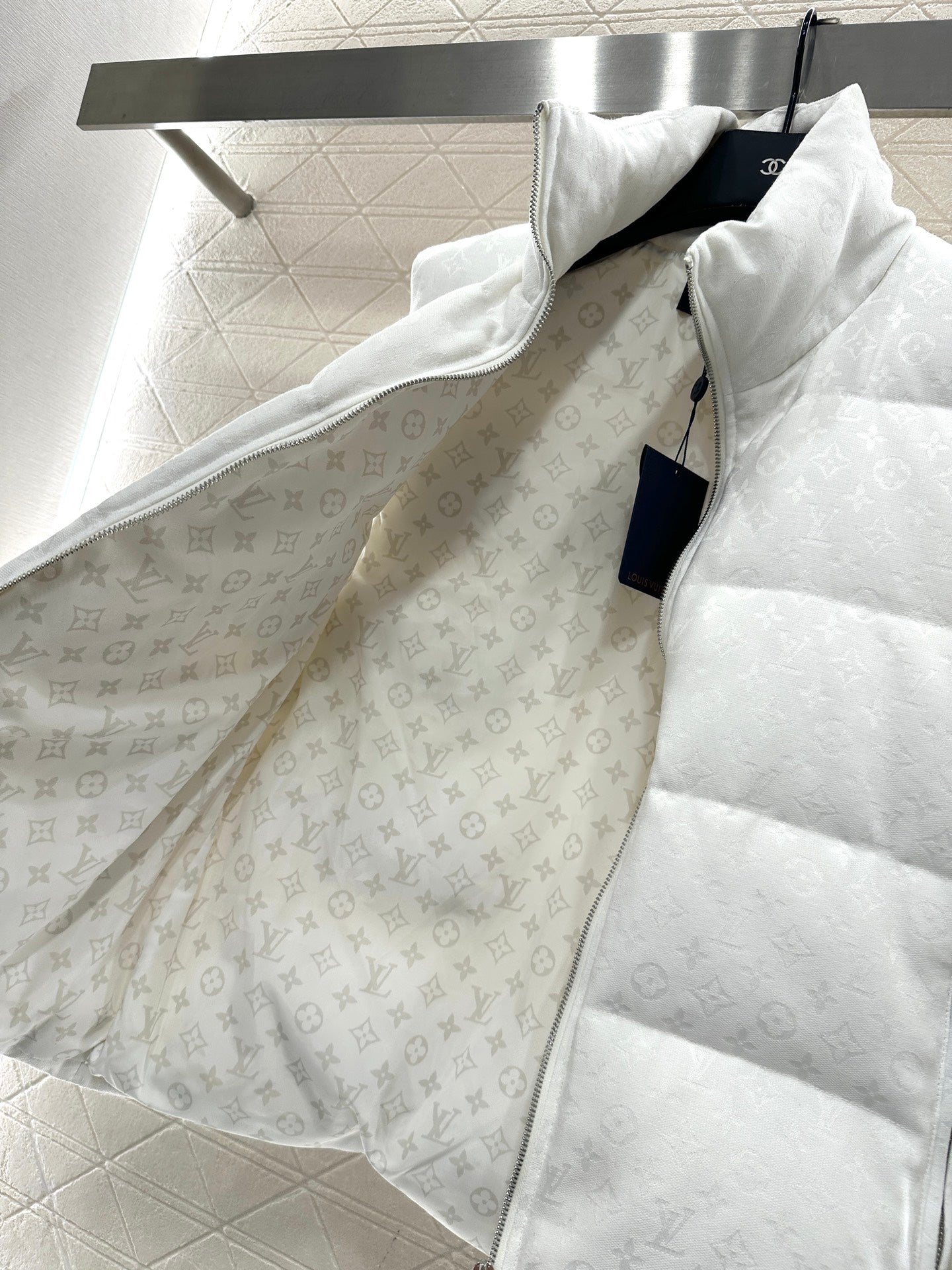 Stand up collar jacquard down vest