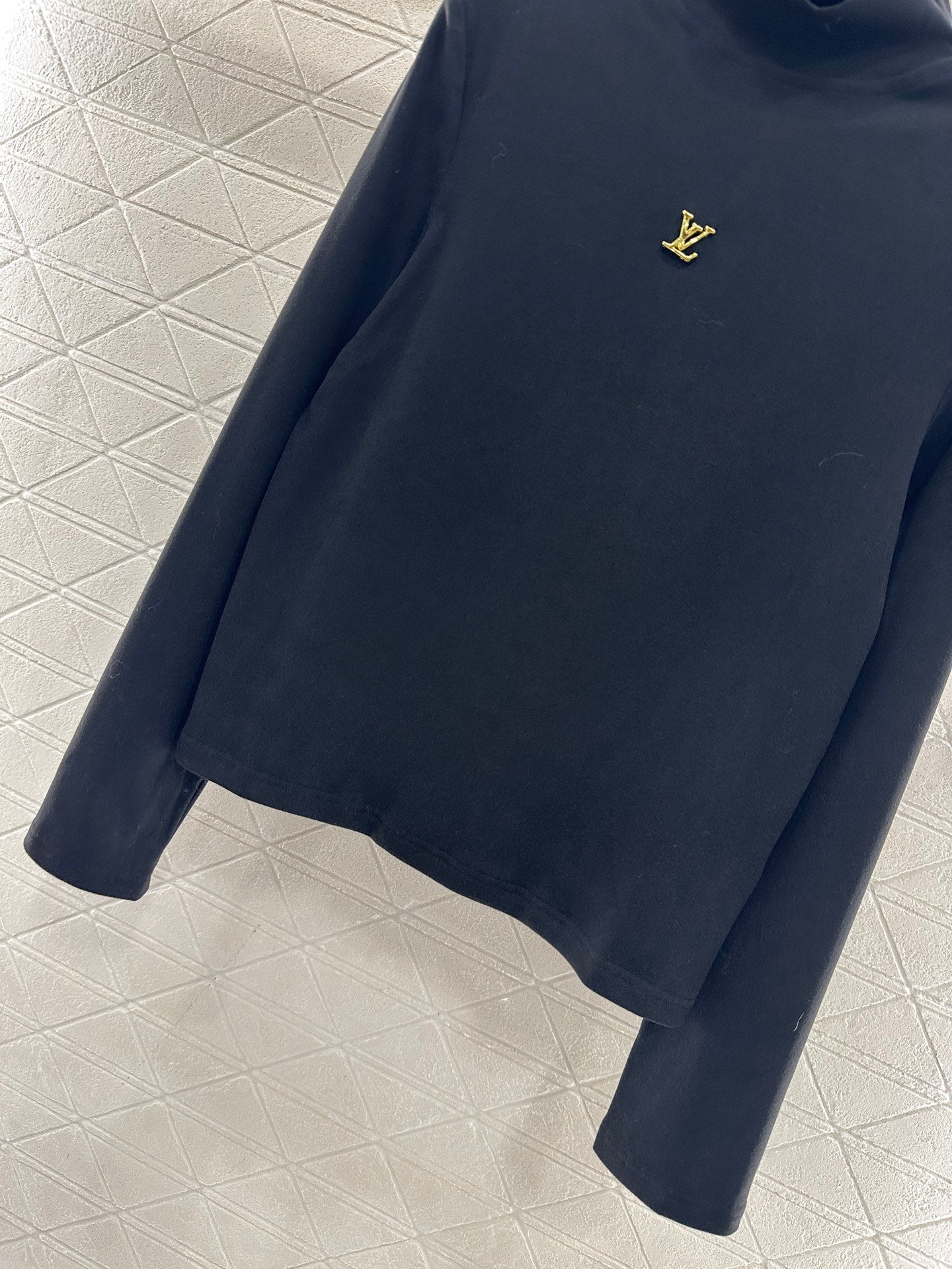 Slim fit letter logo high neck base shirt