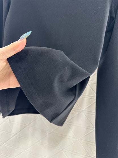 Slim fit letter logo high neck base shirt