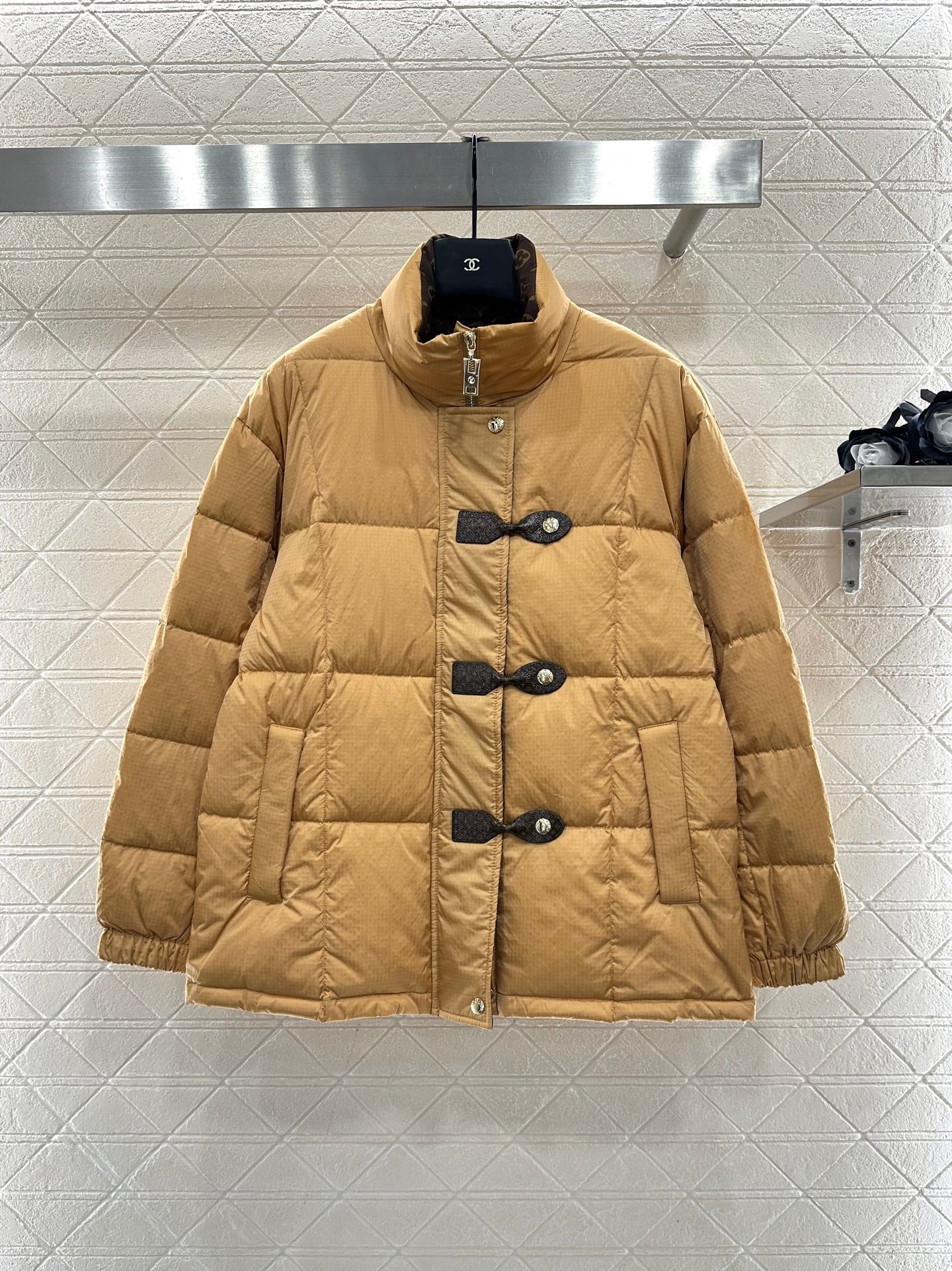 Leather buckle stand up collar down jacket