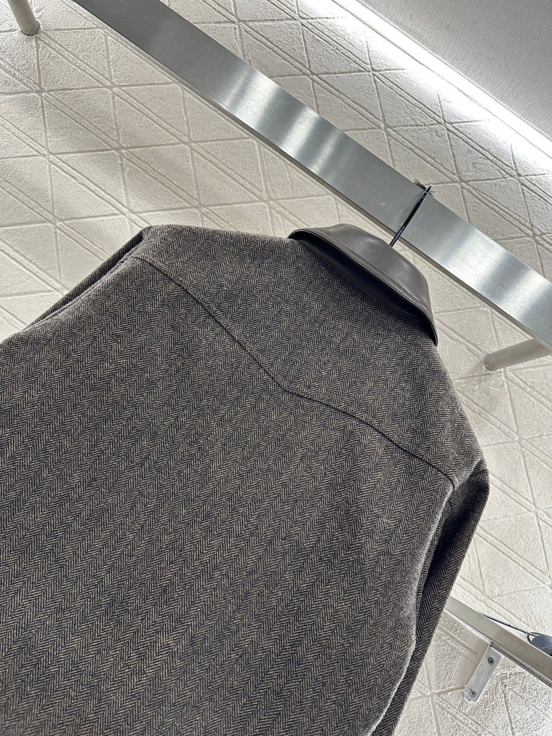 Collar jacket with patchwork leather