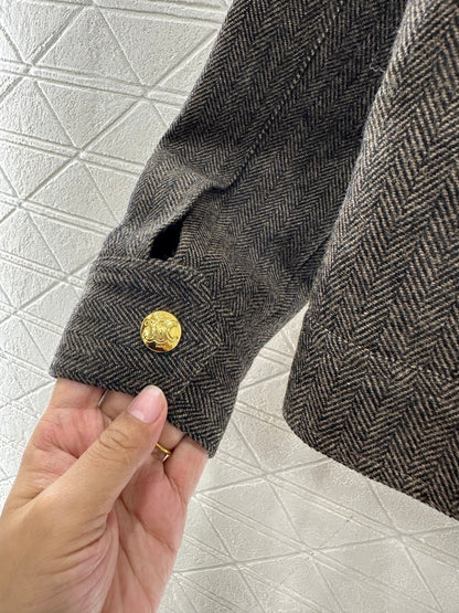 Collar jacket with patchwork leather