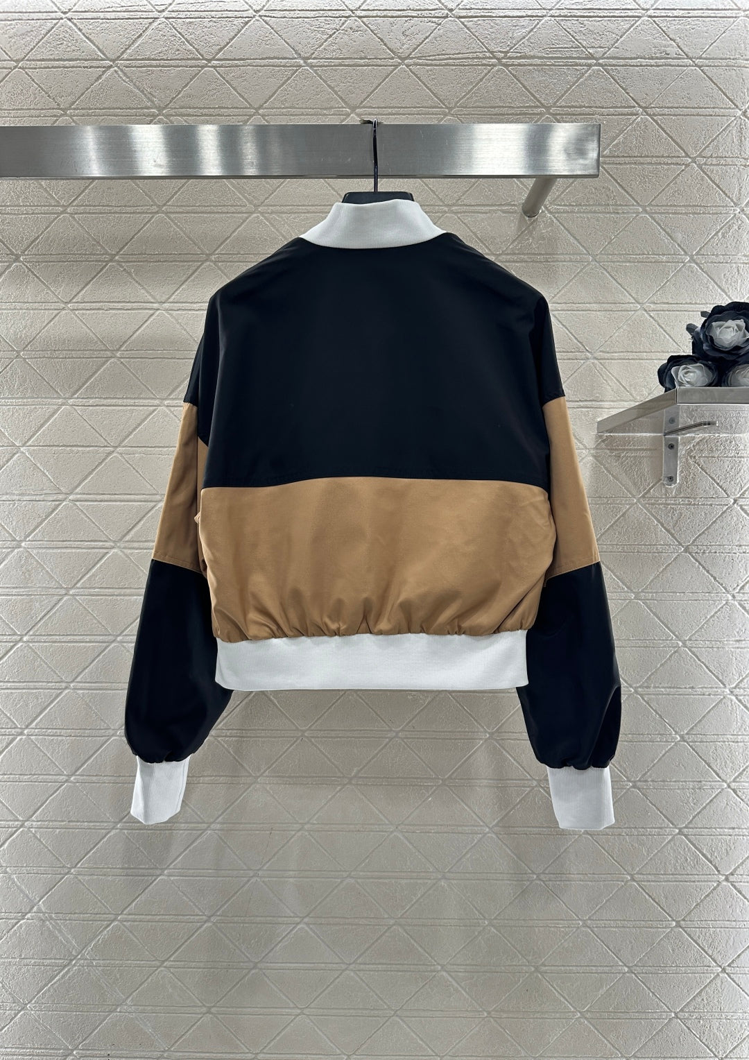 color-blocking jacket