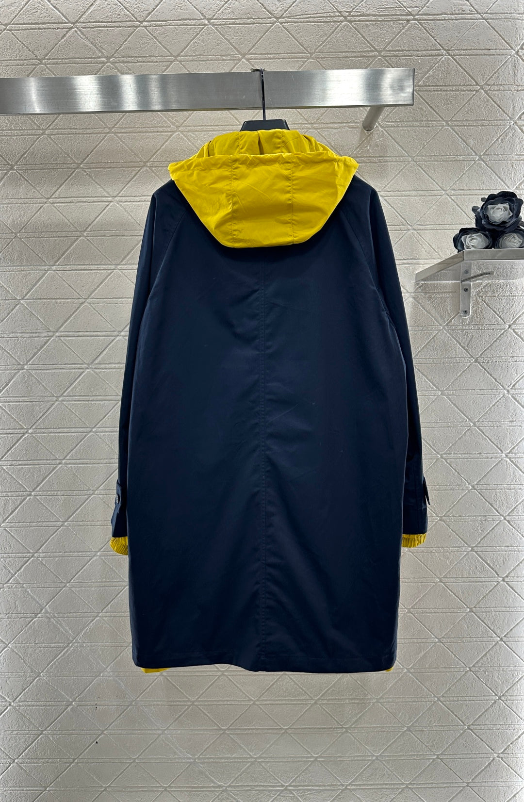 Wear windbreakers on both sides