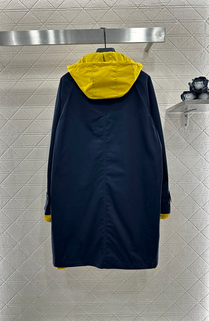 Wear windbreakers on both sides