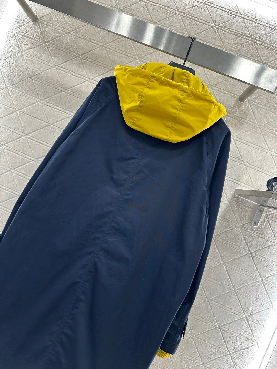 Wear windbreakers on both sides