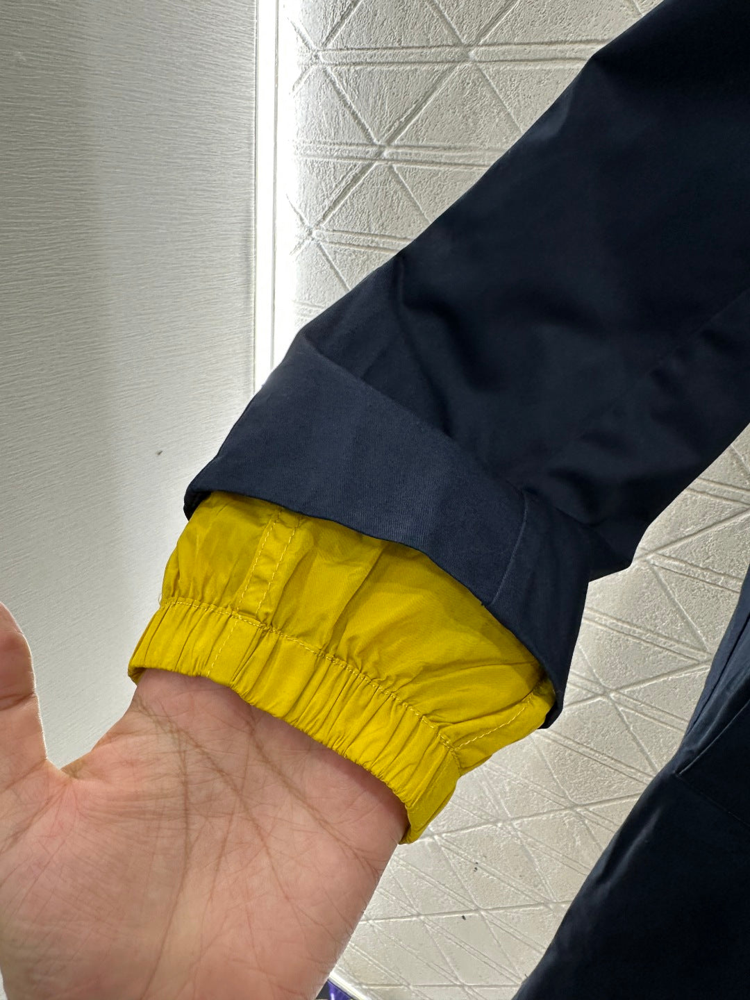 Wear windbreakers on both sides