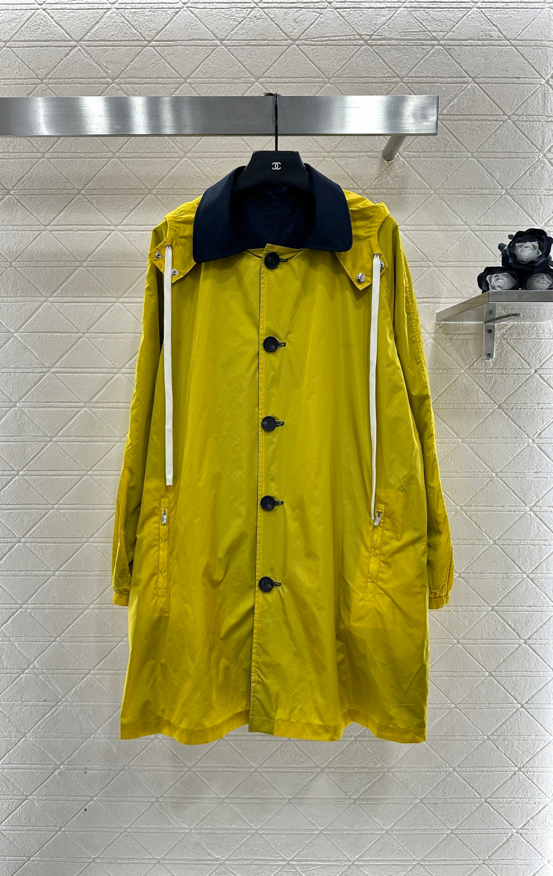 Wear windbreakers on both sides