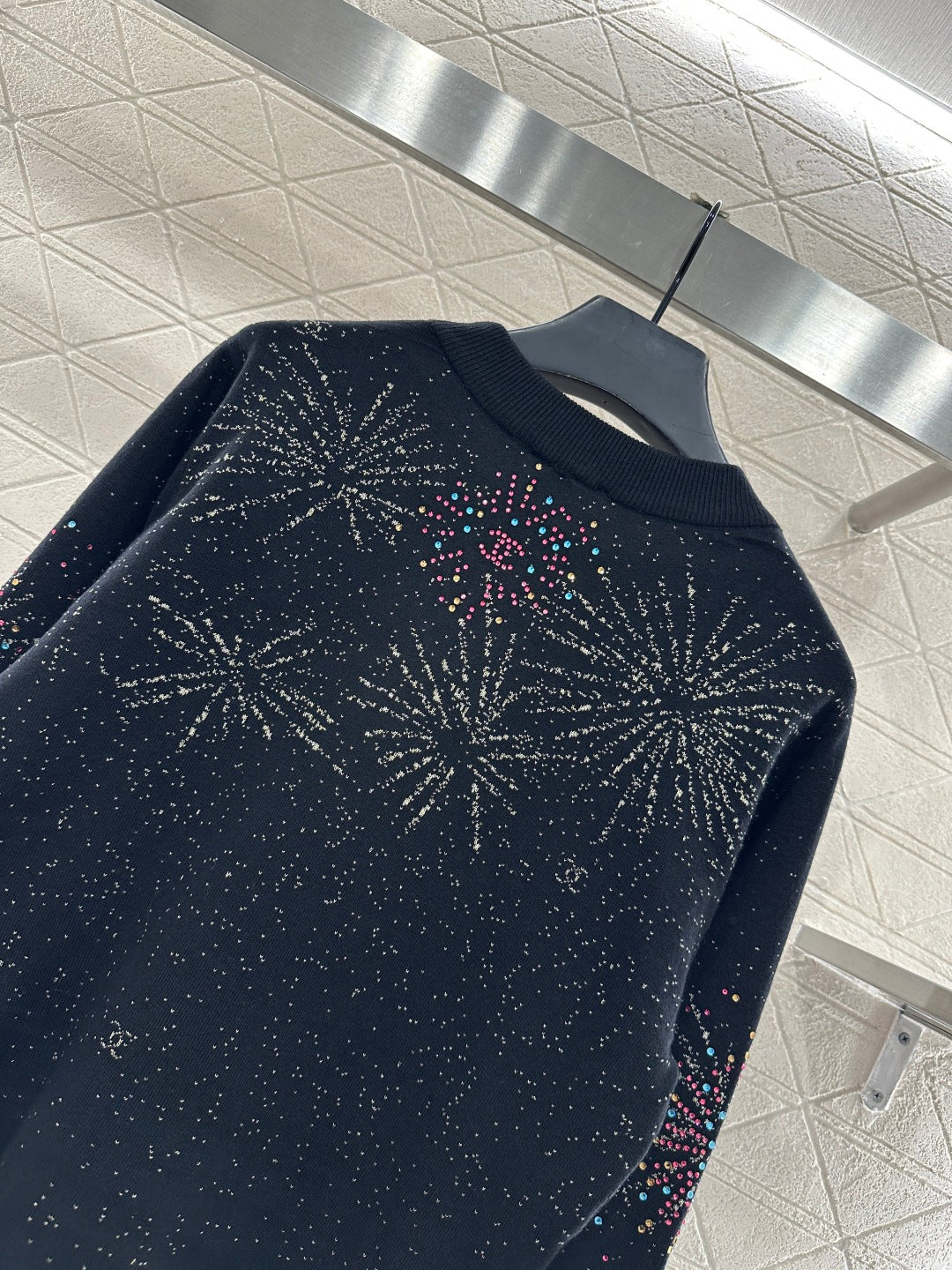 Round neck rhinestone jacquard sweater