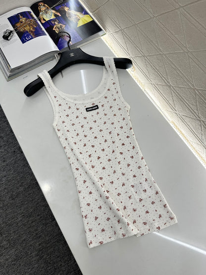 Slim fit U-neck floral vest