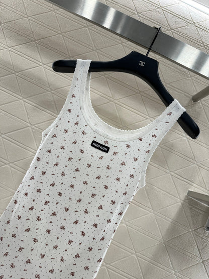 Slim fit U-neck floral vest