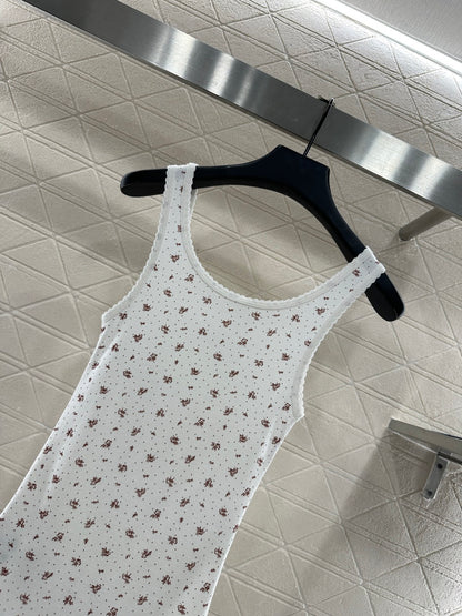 Slim fit U-neck floral vest