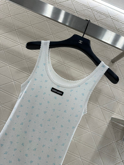 Slim fit U-neck floral vest