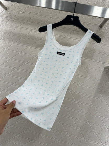 Slim fit U-neck floral vest