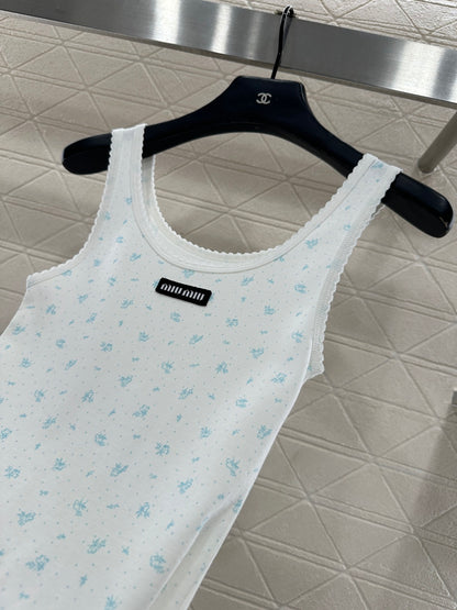 Slim fit U-neck floral vest