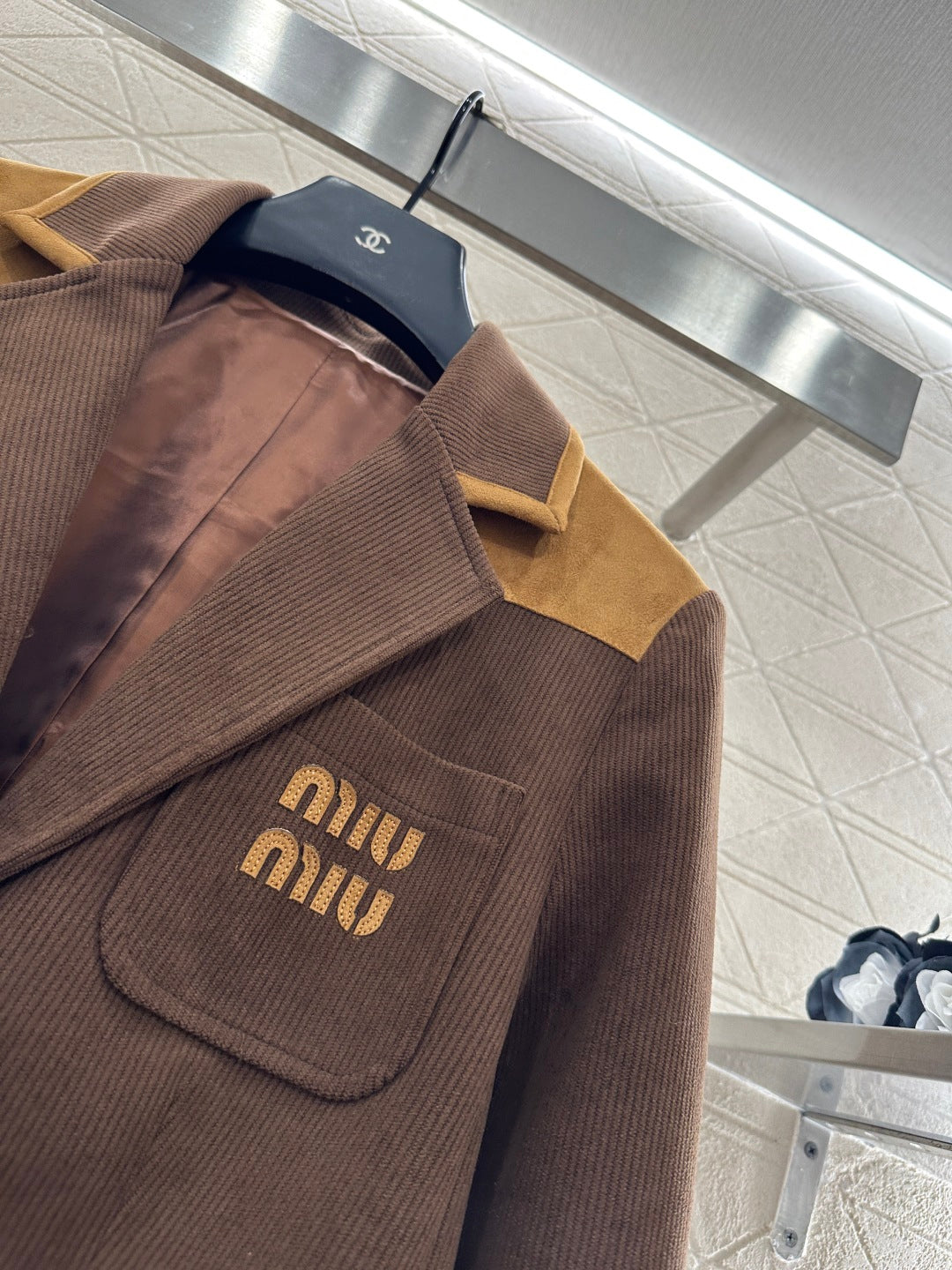 Corduroy contrasting coat