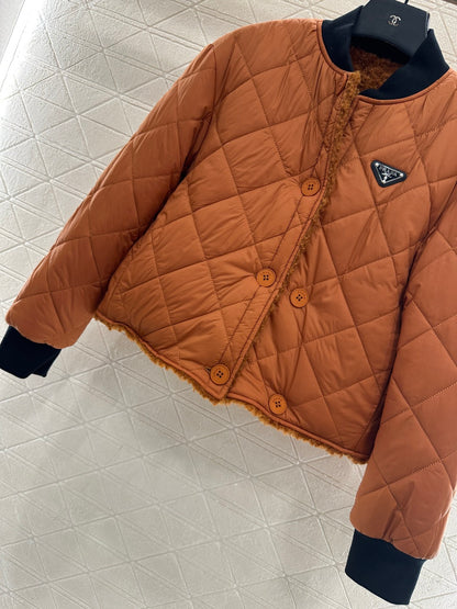 Wear lamb wool jackets on both sides