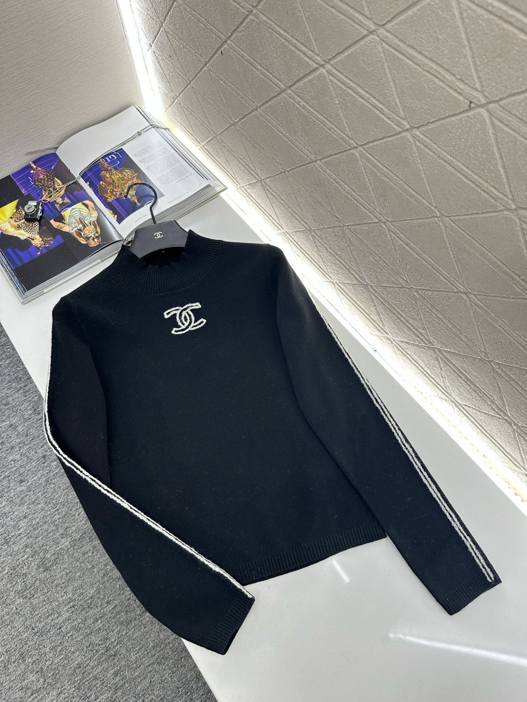 Stand up collar knitted base