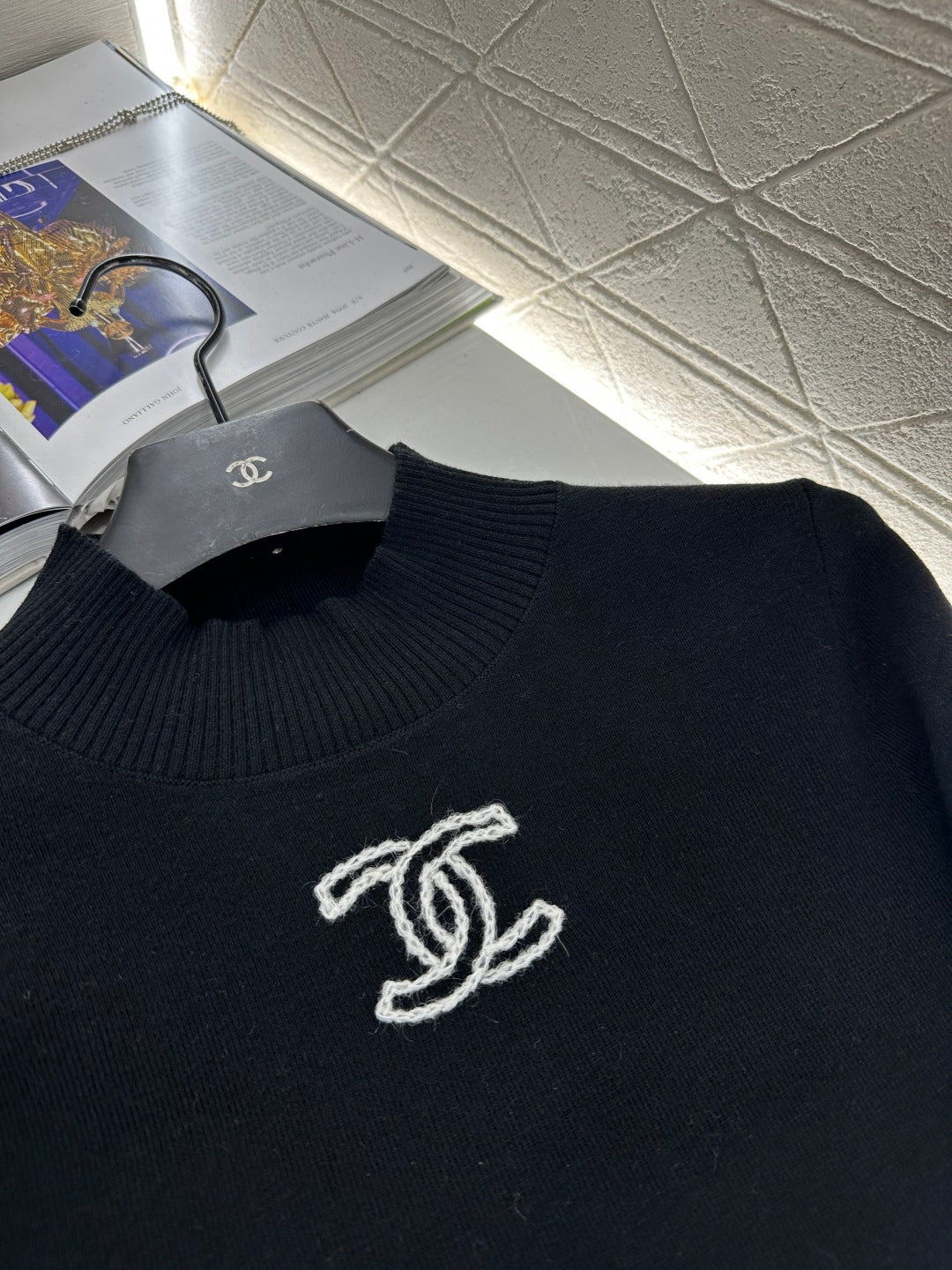 Stand up collar knitted base