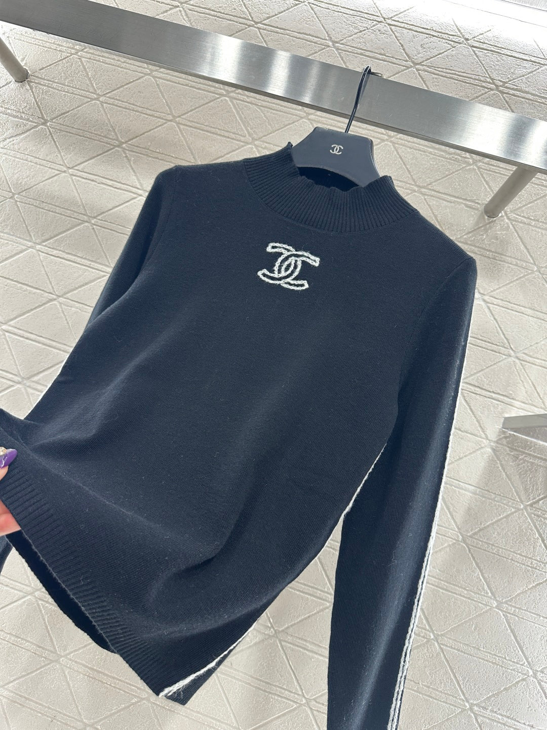 Stand up collar knitted base