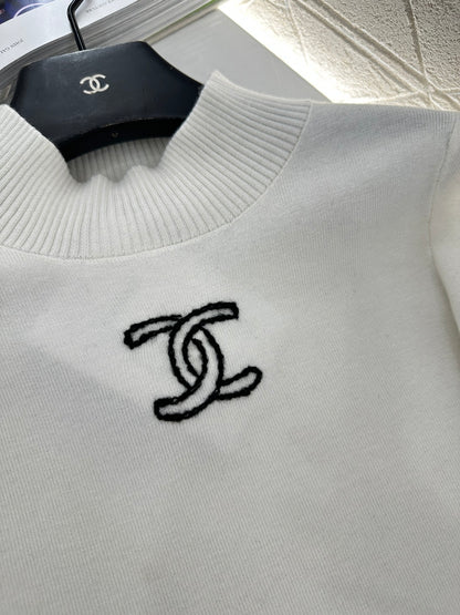 Stand up collar knitted base