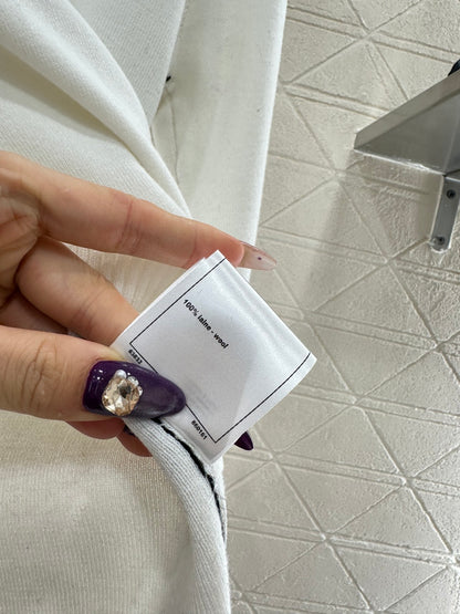 Stand up collar knitted base