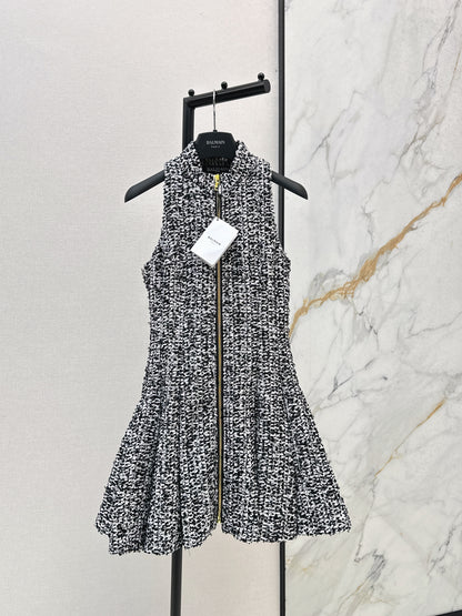 Rough woolen pleated dress