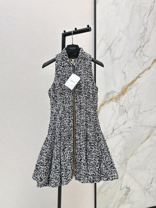 Rough woolen pleated dress