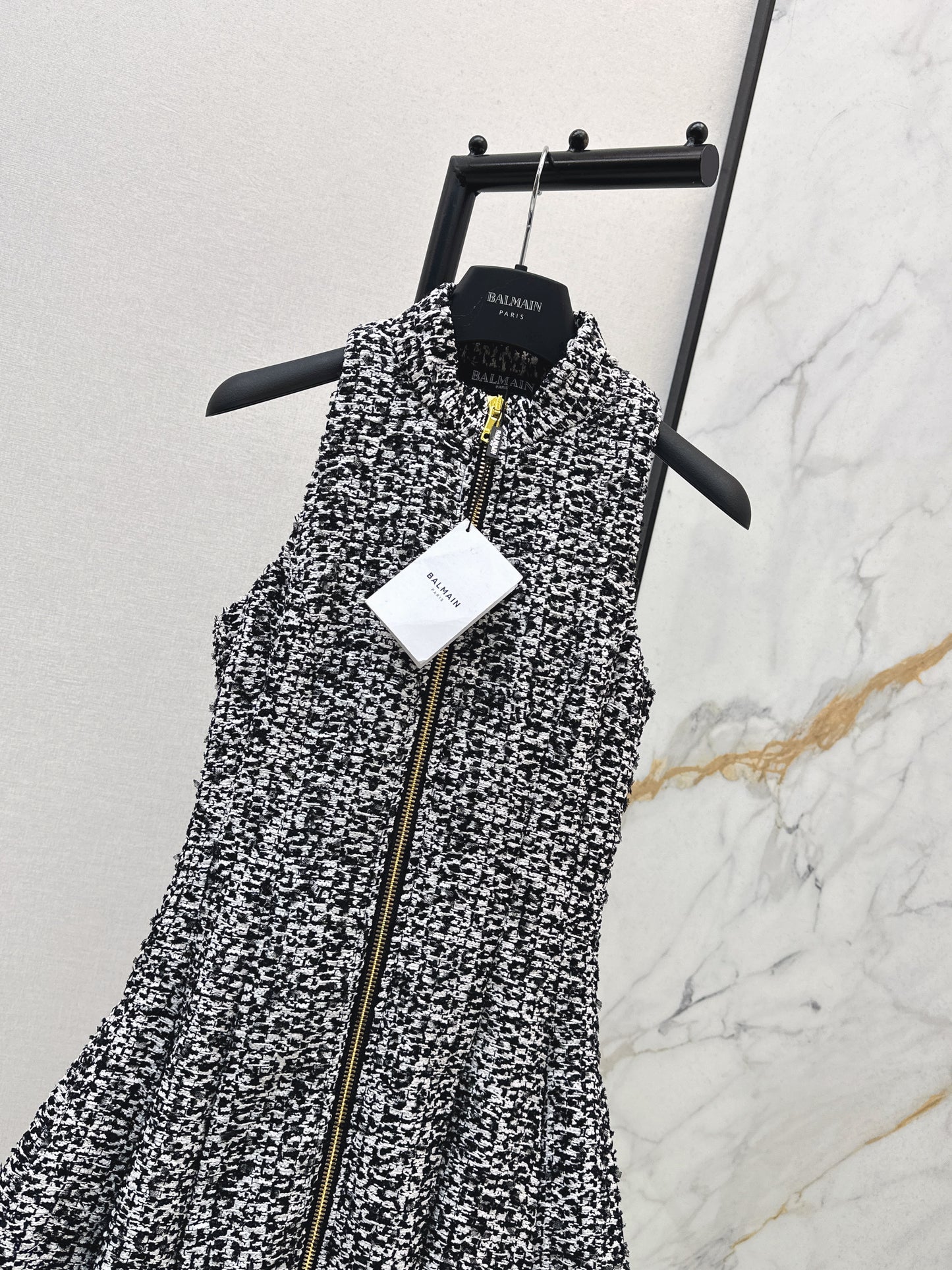 Rough woolen pleated dress