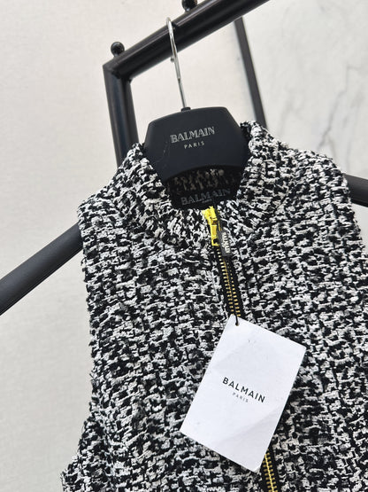 Rough woolen pleated dress