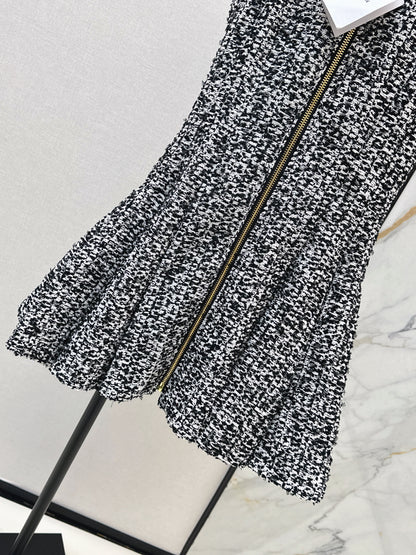 Rough woolen pleated dress