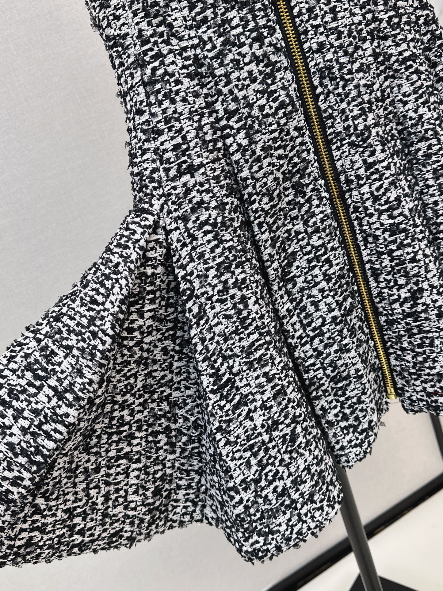 Rough woolen pleated dress