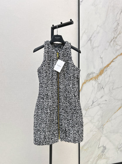 Coarse tweed pleated sleeveless dress
