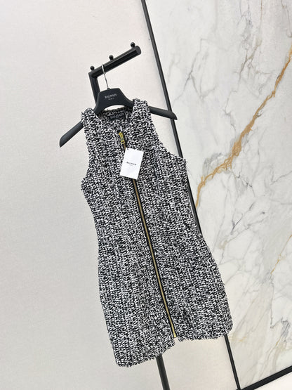 Coarse tweed pleated sleeveless dress