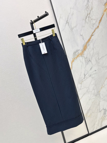 Long high waisted skirt