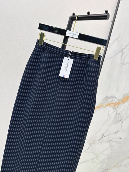 Long high waisted skirt