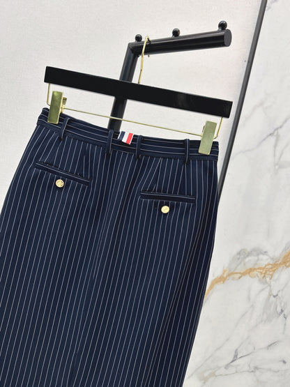 Long high waisted skirt