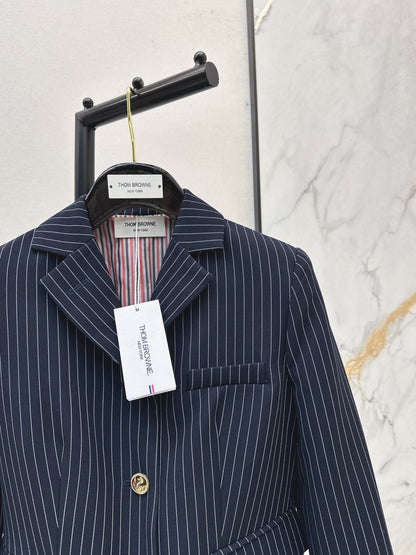 Silhouette double breasted suit jacket