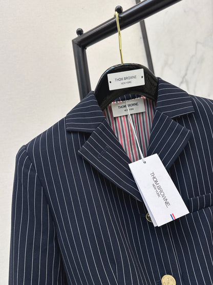 Silhouette double breasted suit jacket