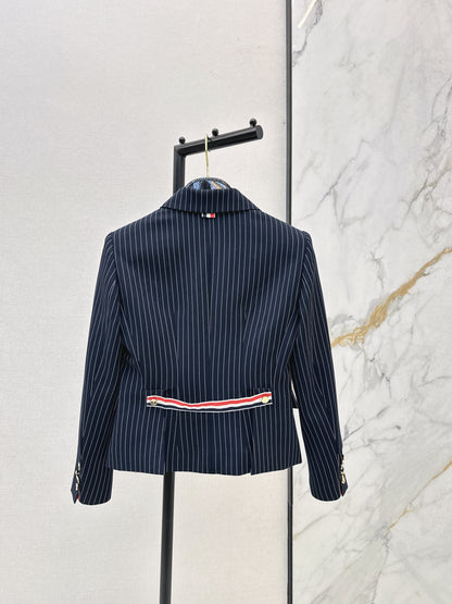 Silhouette double breasted suit jacket