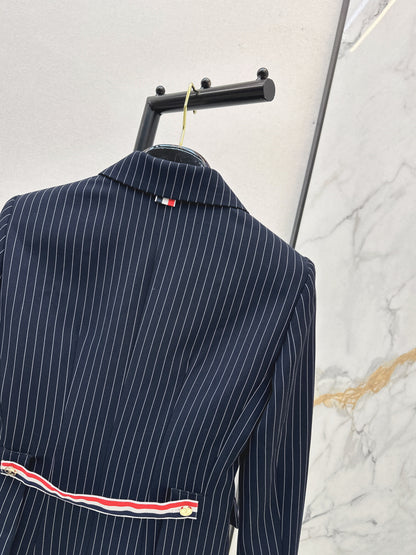 Silhouette double breasted suit jacket