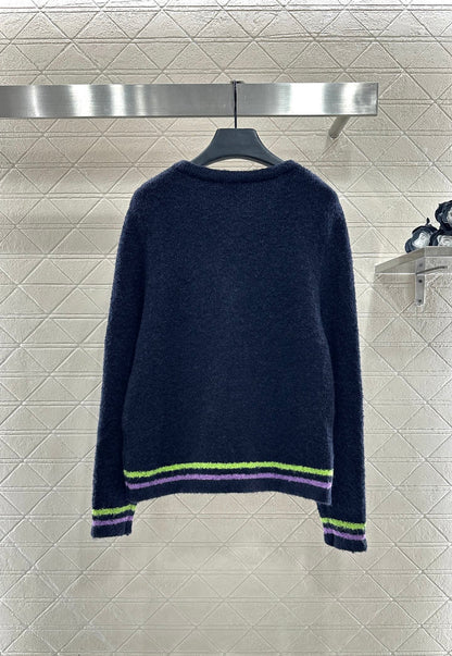 Soft and sticky knitted cardigan