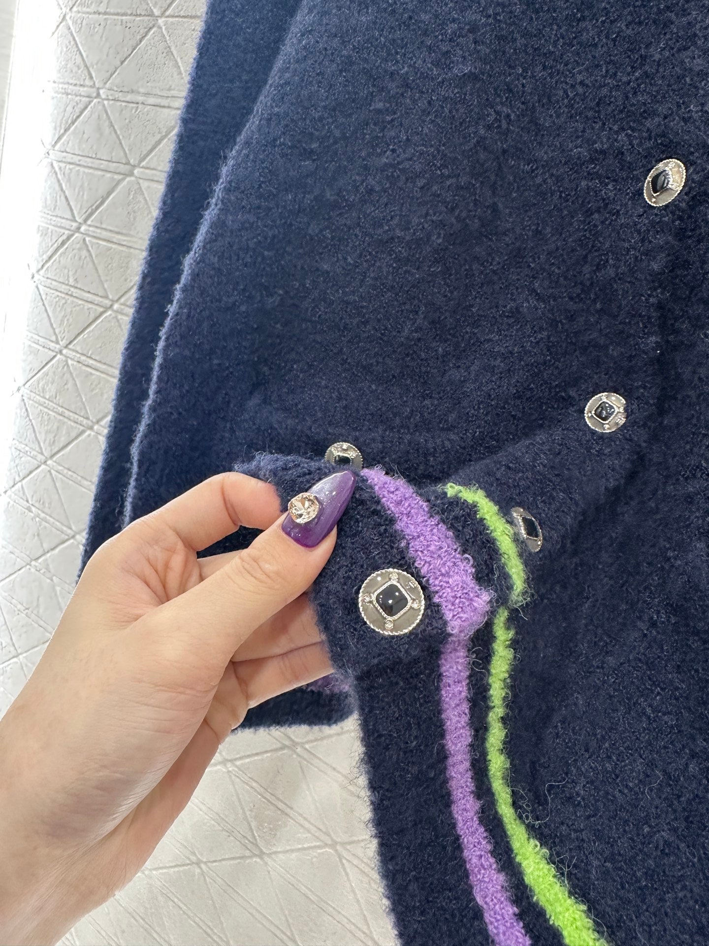 Soft and sticky knitted cardigan