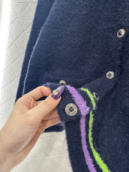 Soft and sticky knitted cardigan