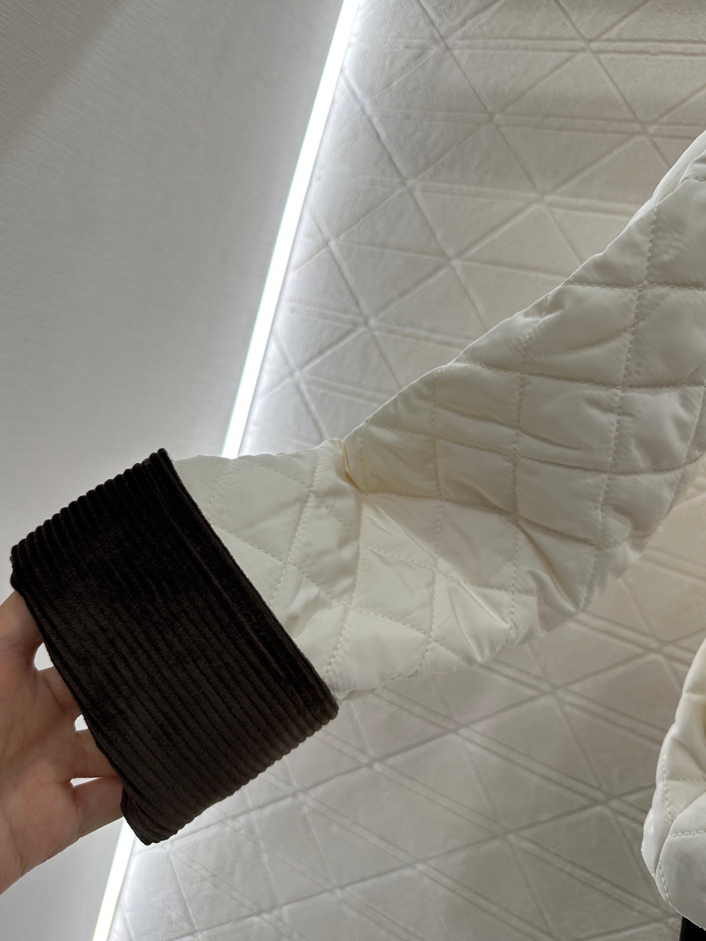 Corduroy collar diamond patterned cotton jacket