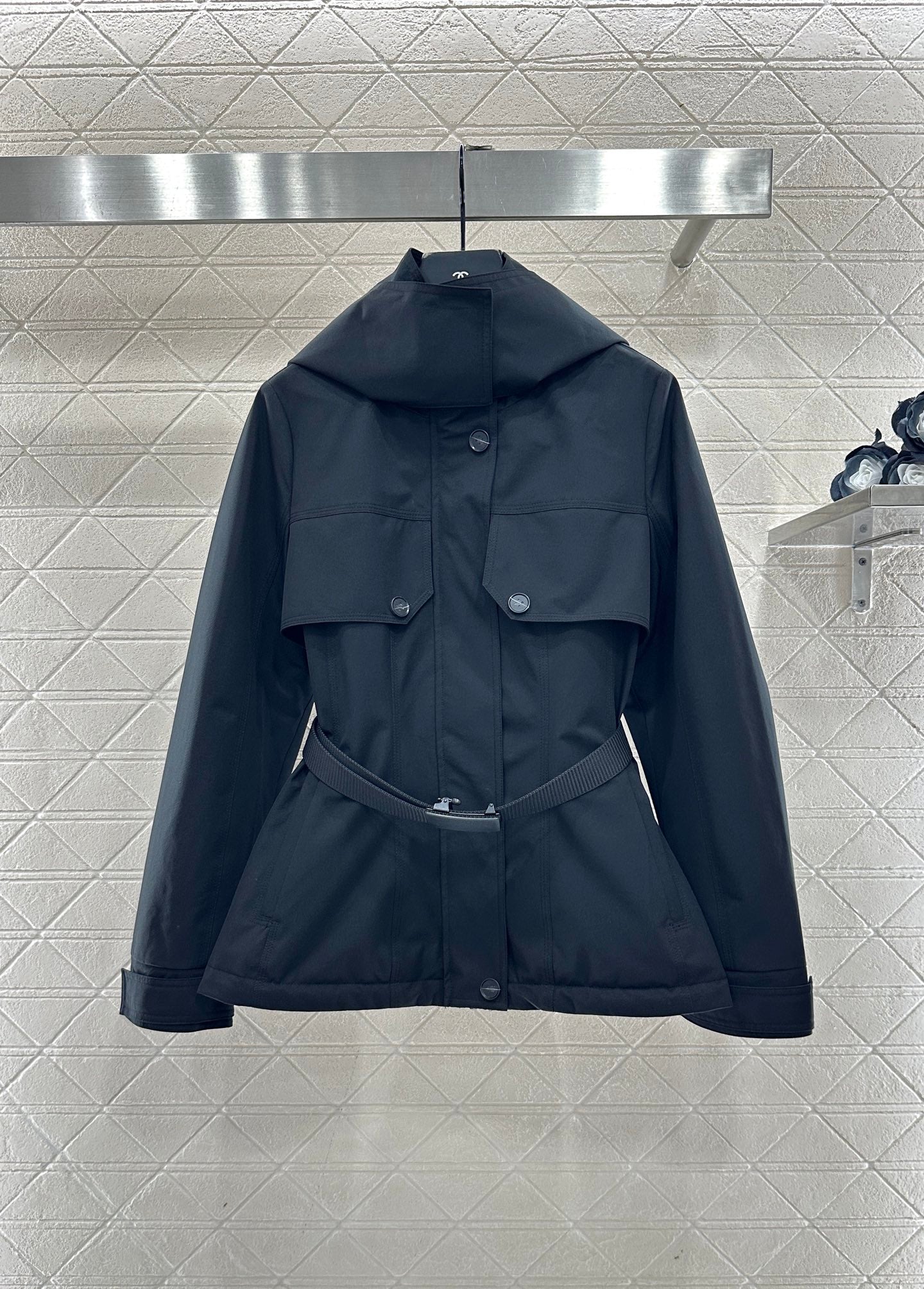 Hooded waist belt down jacket